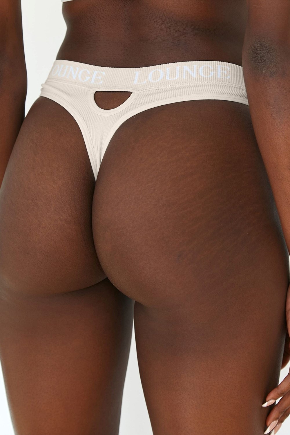 Lounge Underwear Seamless String Oatmeal | OM3467851