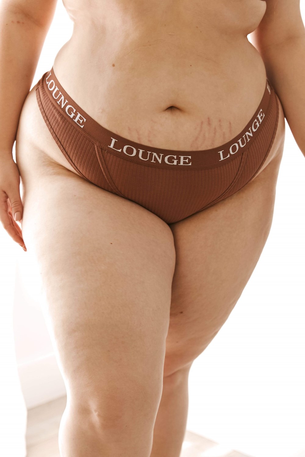 Lounge Underwear Ultra Comfort Geribbeld String Mocha | DL8792350