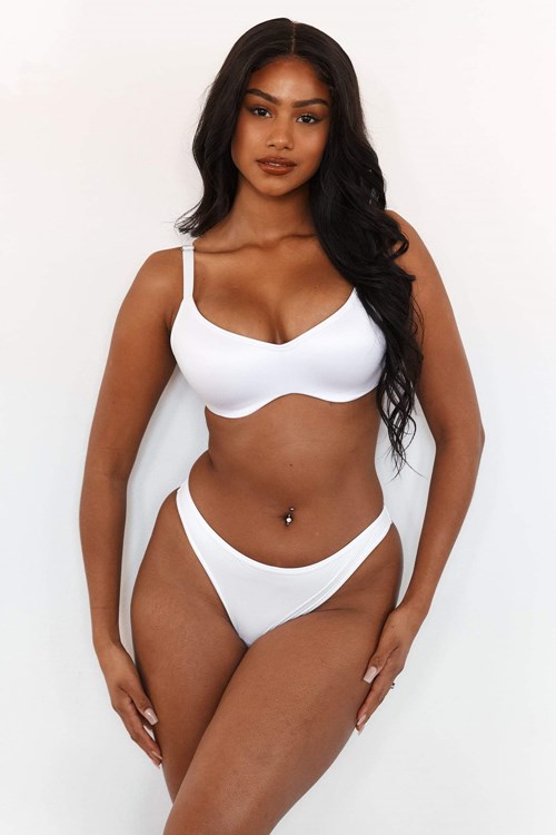 Lounge Underwear Sleek Mindful Bra & String/Briefs Set Wit | HI1654897
